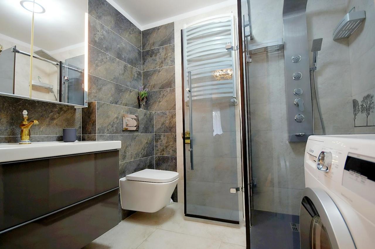 Miodowy Dom Exspanse Apartament 2 Lub 3 Pokoje Z Tarasem I Parkingiem كولوبرزيغ المظهر الخارجي الصورة