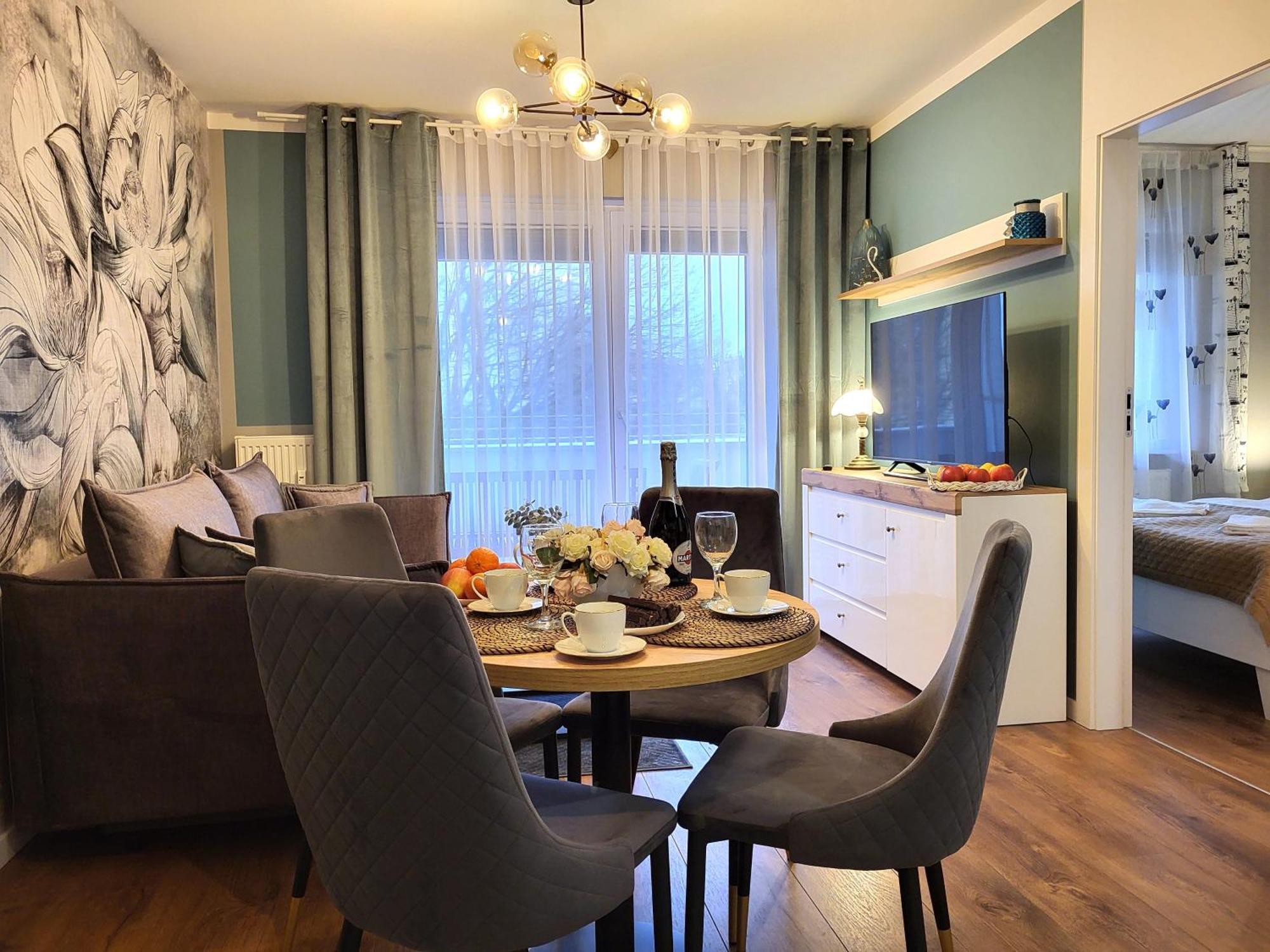 Miodowy Dom Exspanse Apartament 2 Lub 3 Pokoje Z Tarasem I Parkingiem كولوبرزيغ المظهر الخارجي الصورة